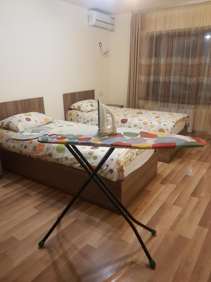 Vernisaj Apt At Republic Square & Ruben Tours Yerevan Exterior foto
